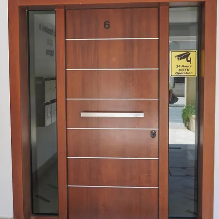 Cozy 2bedroom Between Sea And Life Appartamento Paphos