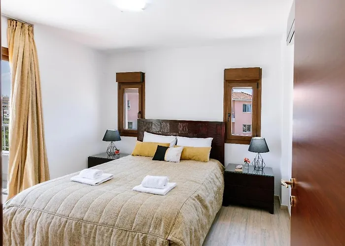 Modern 2bedroom Penthouse Near Sea *