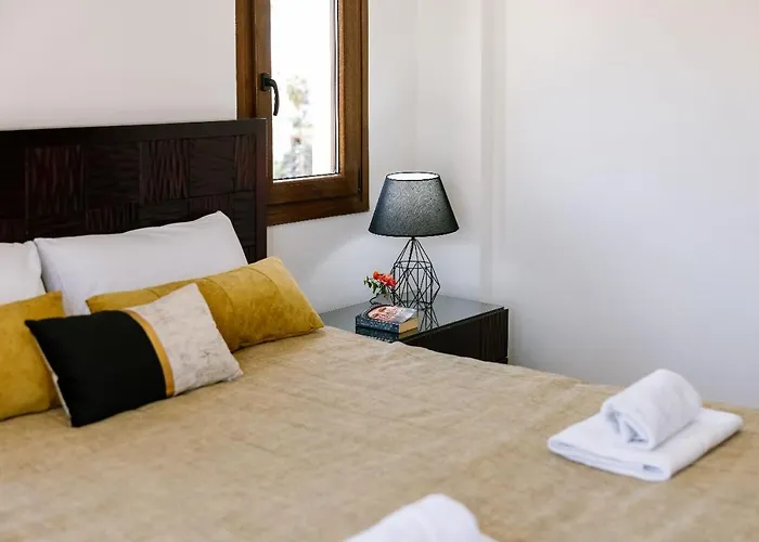 Modern 2bedroom Penthouse Near Sea