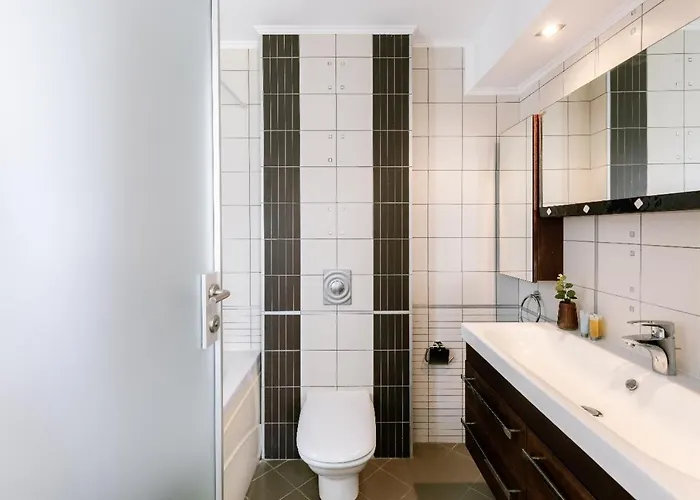 Modern 2bedroom Penthouse Near Sea * パ フォス